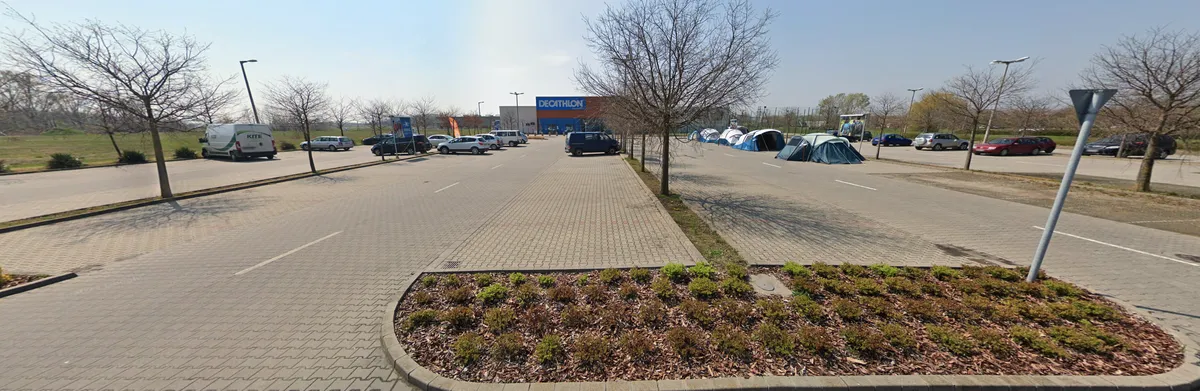 Kecskemét Decatchlon parkoló